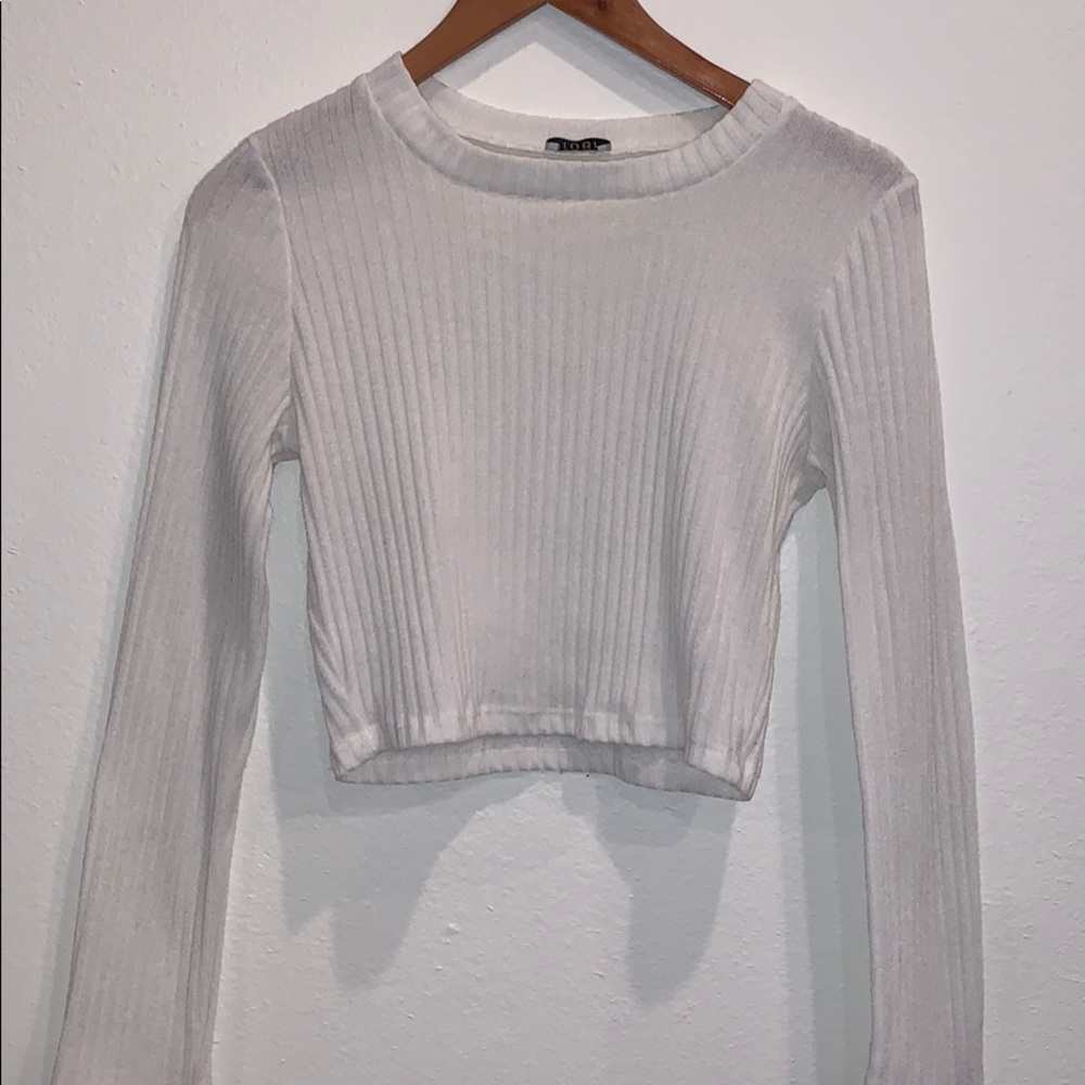 L Tobi women’s long sleeved white crop top